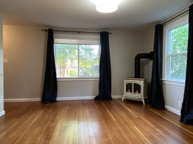 Building Photo - Darling Cottage in White Salmon