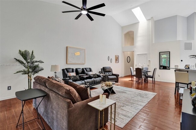 Building Photo - 1632 SW Harbour Isles Cir