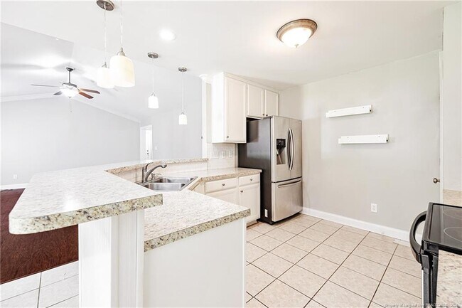 Building Photo - 5806 Rainsford Dr