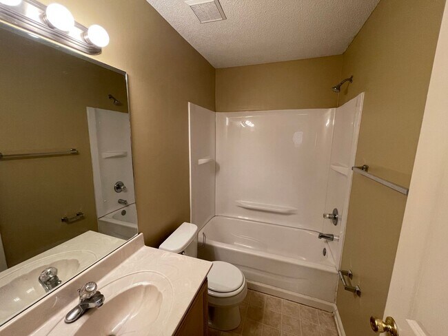 Building Photo - Grand Cordova home for rent near Shelby Farms