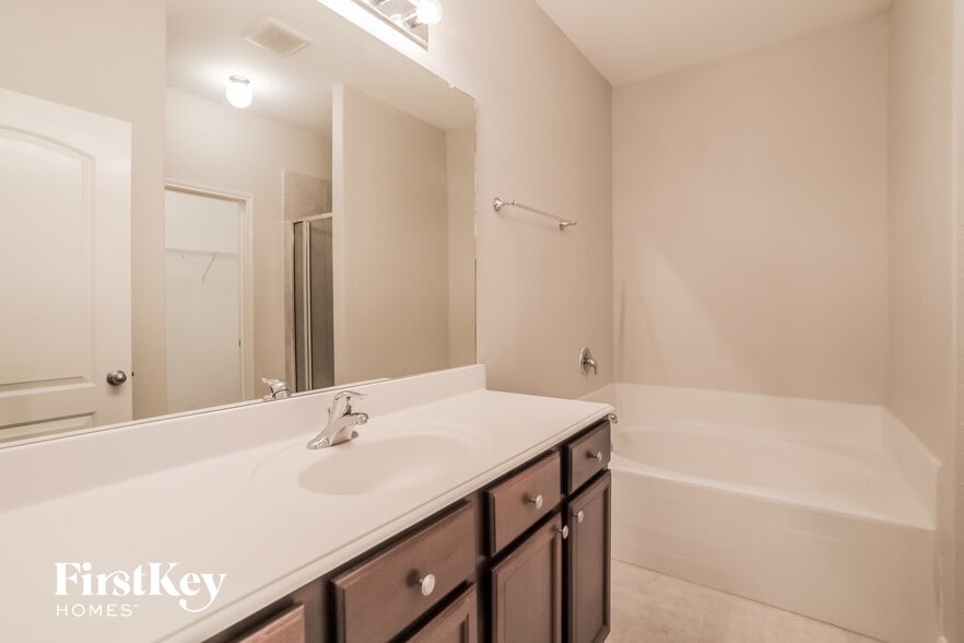 Building Photo - 2205 Old Harbor Way