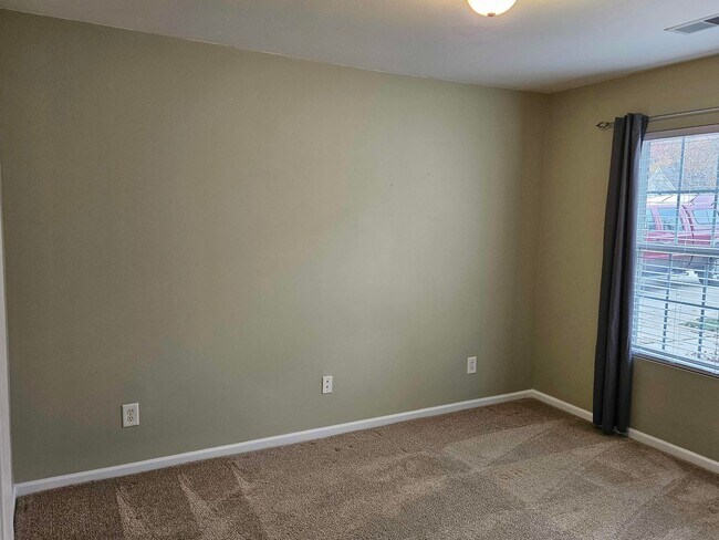 Building Photo - Troutman Area - 3 BR / 2 BA + Bonus Room & Garage