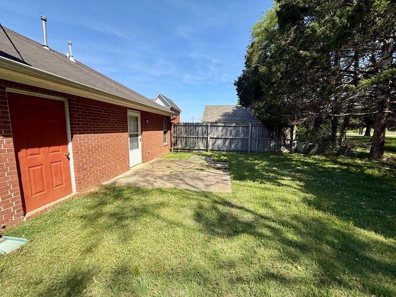 Building Photo - 1506 Remington Dr