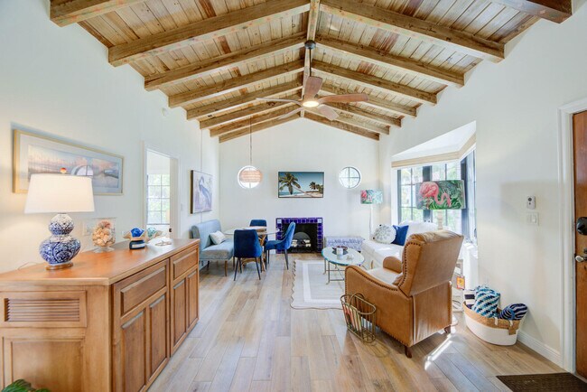 Building Photo - 110 Marine Way