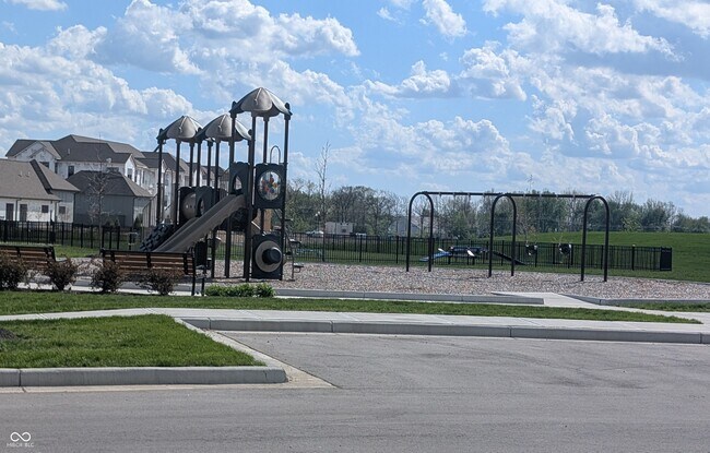 Building Photo - 2650 Marjorie Ln