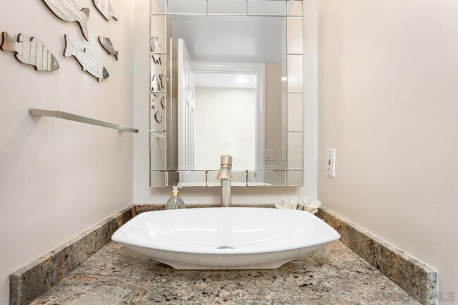 Building Photo - 270 Surfview Ct