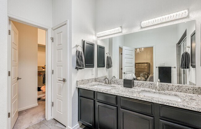 Building Photo - We have a beautiful home fully furnished with 4 bedroom-2 baths