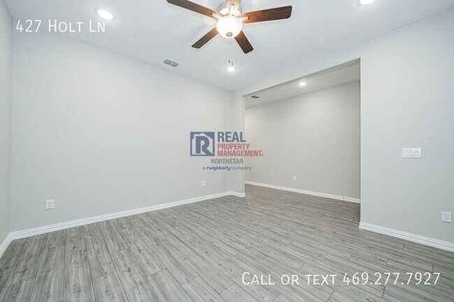 Building Photo - 427 Holt Ln