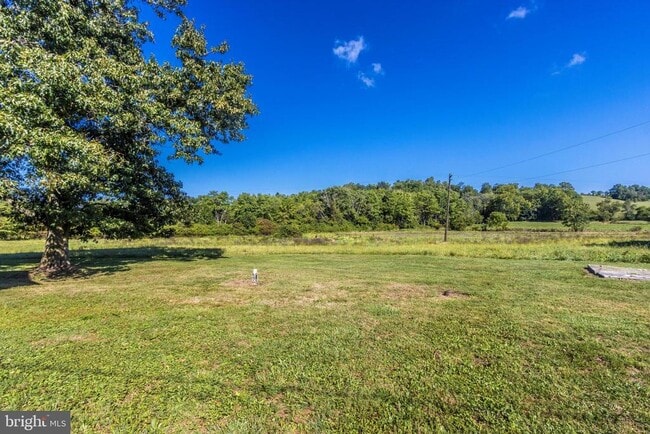 Building Photo - 13634 Glissans Mill Rd