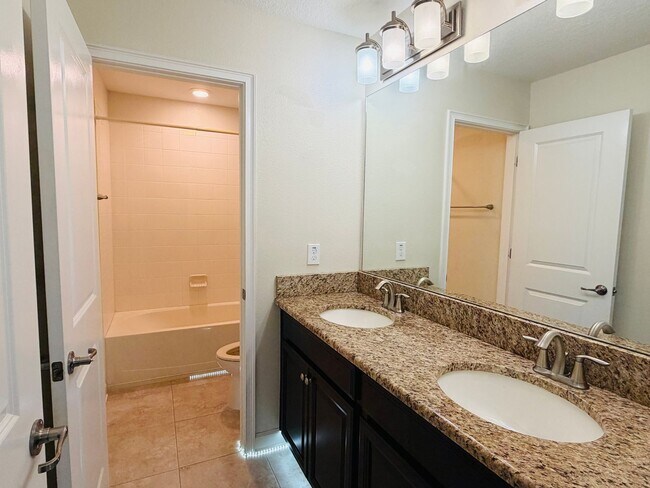 Building Photo - 4 Bed 2.5 Bath Single Family in Storey Lake