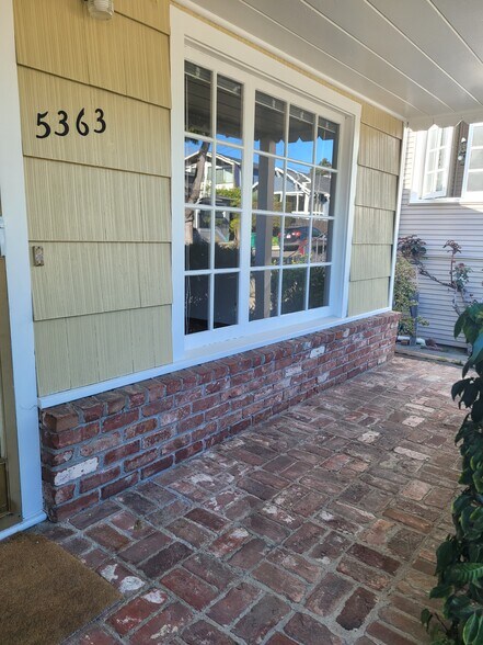 Building Photo - 5363 James Ave