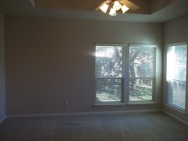 Building Photo - Beautiful home in Stone Oak area!