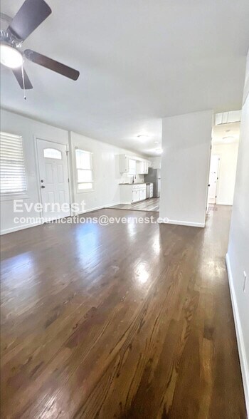 Building Photo - 11305 E 50th Terrace