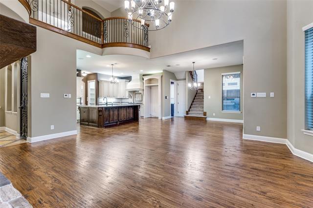 Building Photo - 707 Chateaus Dr