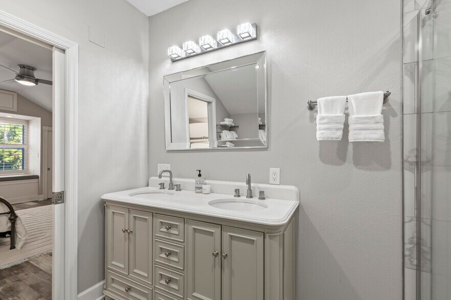 Building Photo - 7 Woodfield Dr