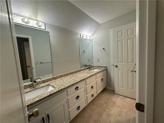 Building Photo - 10570 Turner Rd