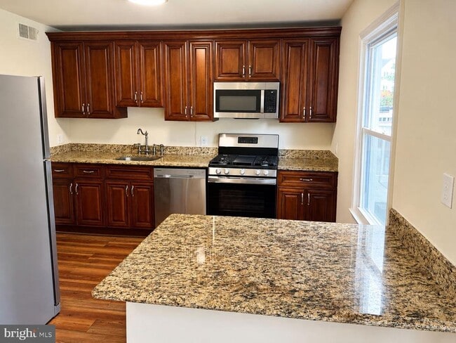 Building Photo - 5530 Kendrick Ln