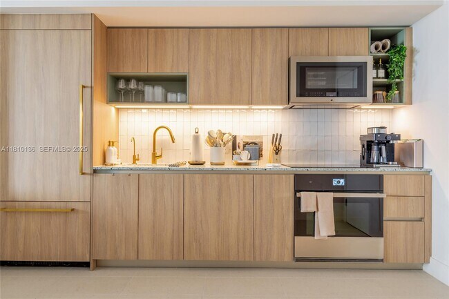 Building Photo - 159 NE 6th St