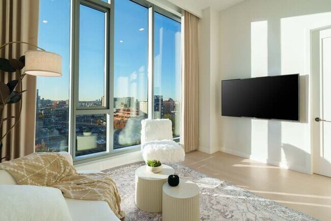 Building Photo - 35-32 Leavitt St