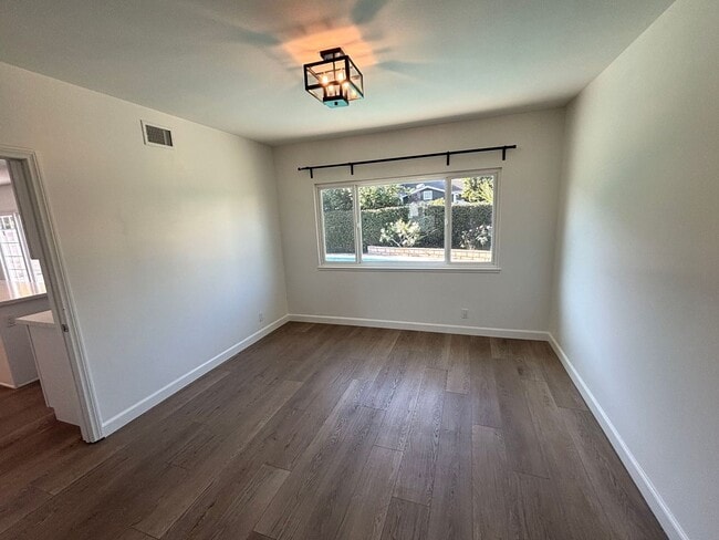 Building Photo - Rare 4 Bedroom pool home available in Cypress