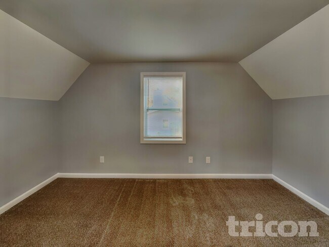 Building Photo - 2445 Hillboro Cir S W