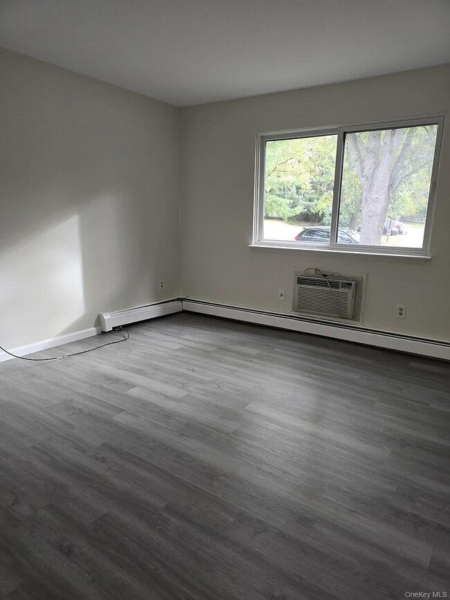 Building Photo - 1601 Cherry Hill Dr