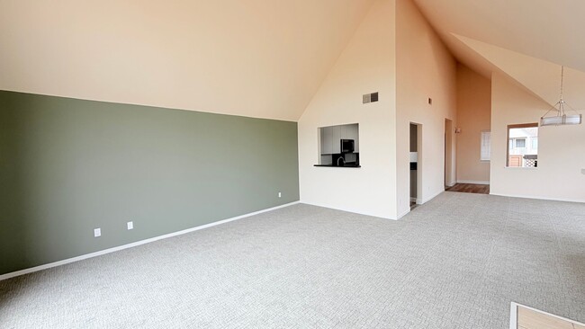 Building Photo - 8 Eclipse Ct