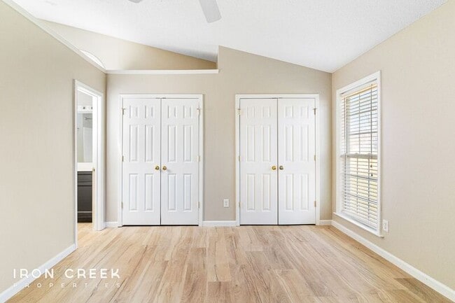 Building Photo - 89 Running Briar Rd