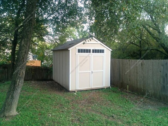 Building Photo - 6403 Auburn Dr