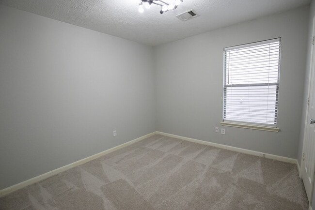 Building Photo - 2727 Piney Lake Ct