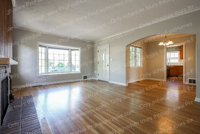Building Photo - 1612 NE 62nd Ave