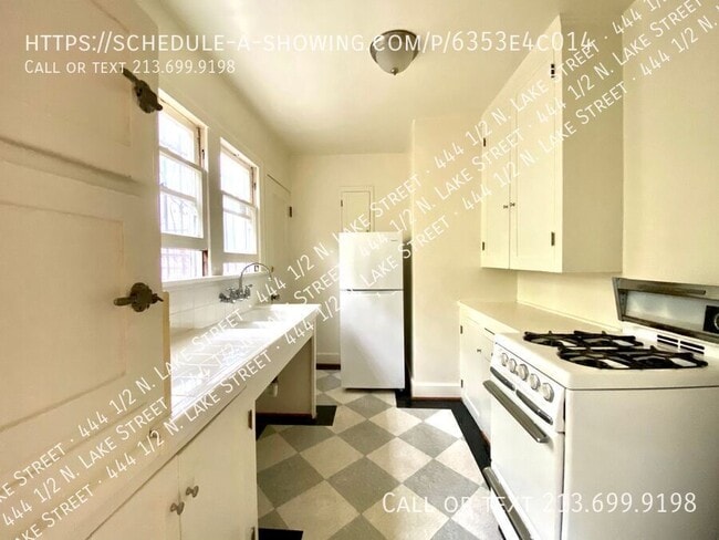 Building Photo - 444 1/2 N. Lake Street-