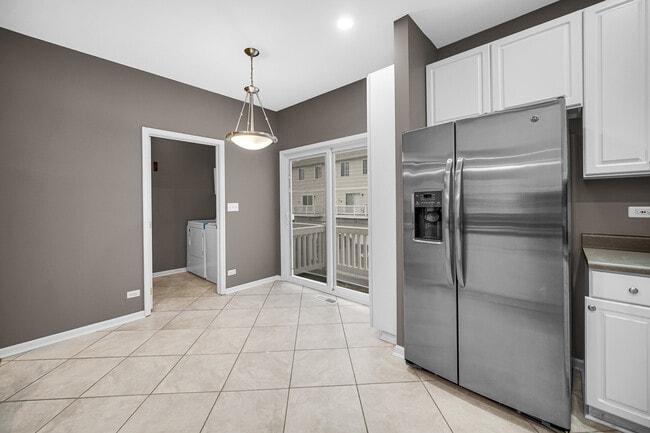 Building Photo - 3473 Ravinia Cir