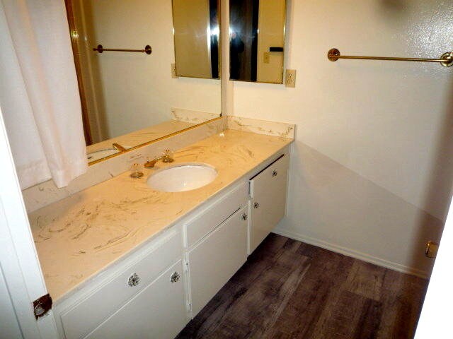 Building Photo - 7882 Comstock Cir