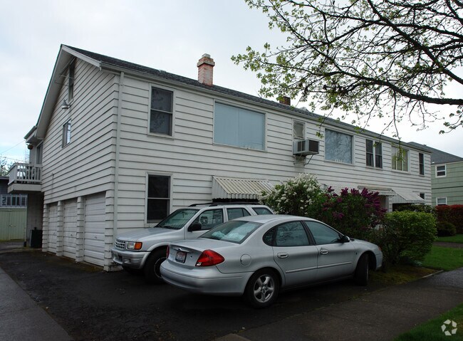 Primary Photo - 475 E 18th Ave