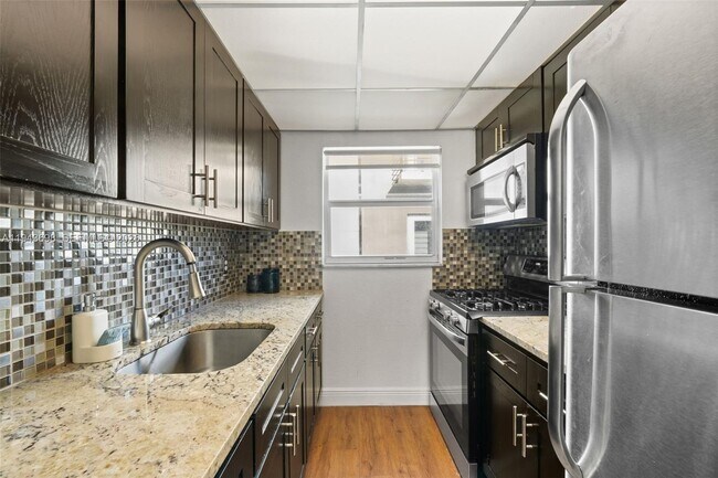 Building Photo - 631 Jefferson Ave