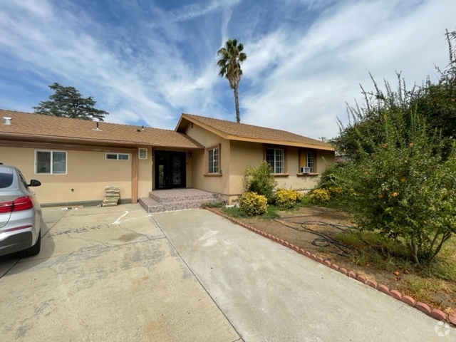 Building Photo - 17963 Emelita St