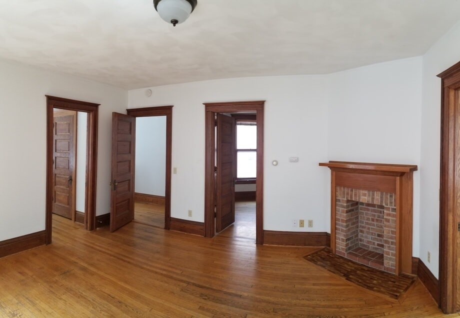 Building Photo - 23 N Hancock St