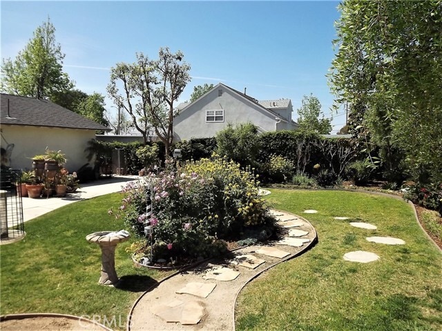 Building Photo - 545 E Vista Del Gaviota Ave