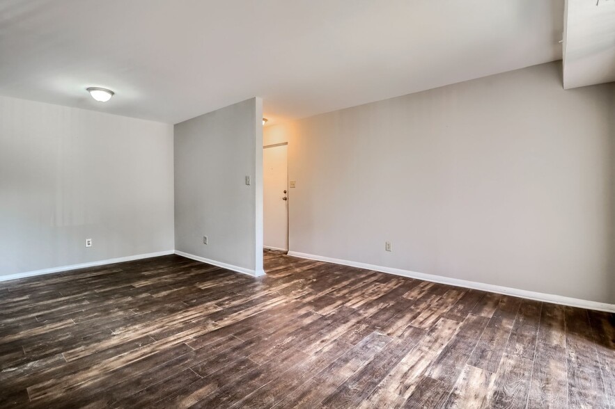 Building Photo - 1000 Sandlin Pl