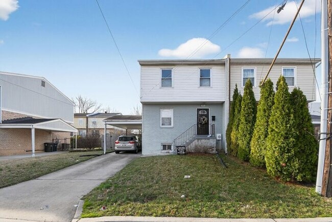 Building Photo - 816 Geranium St NW