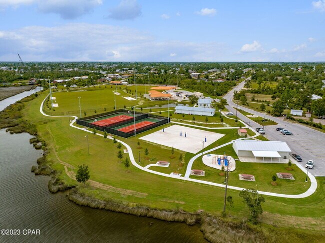 Building Photo - 526 Camellia Ave