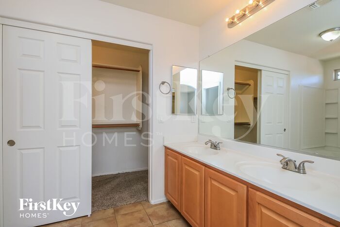 Building Photo - 31238 N Cactus Dr