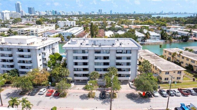 Building Photo - 130 S Shore Dr