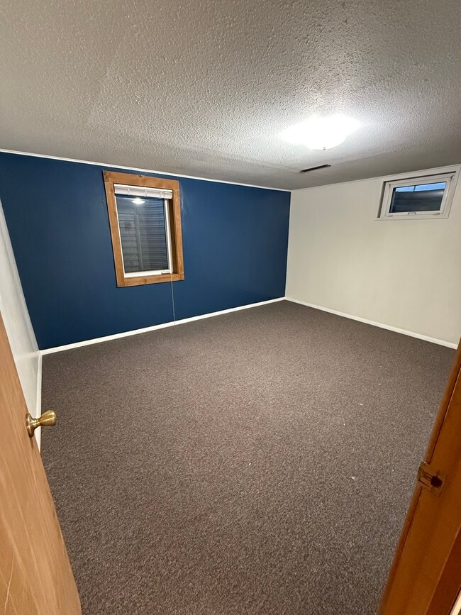 Building Photo - 1127 E Reynolds St