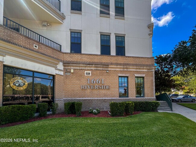 Building Photo - 1661 Riverside Ave