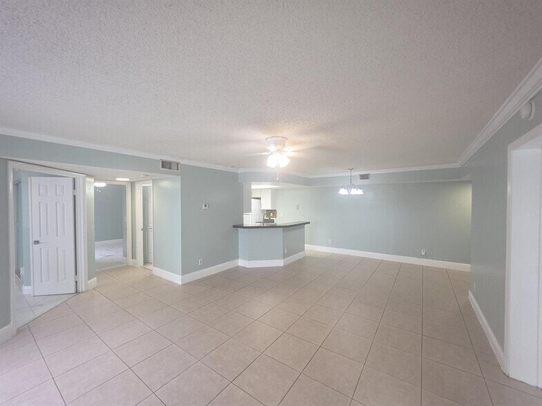 Building Photo - 9166 W Atlantic Blvd