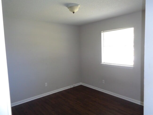 Building Photo - 2915 Wynne Dr
