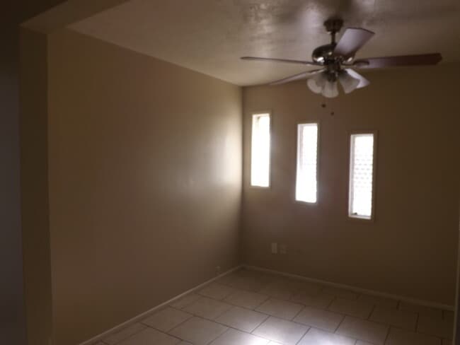 Building Photo - 5-Bedroom Home In Tempe