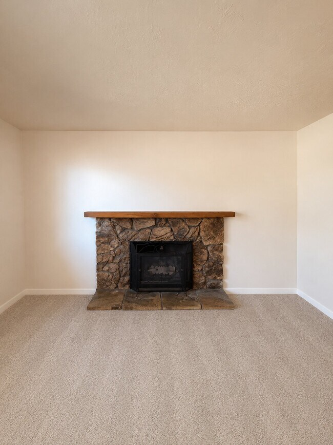 Building Photo - 661 S 1200 W